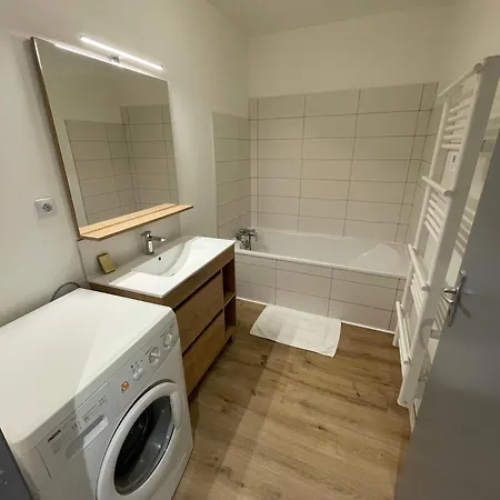 Neuf Tranquille Au Centre De Appartement