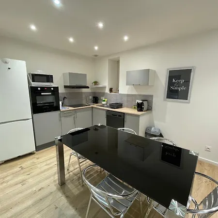 Appartement Neuf Tranquille Au Centre De *